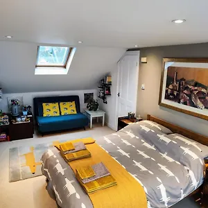 Large Light Loft - En Brighton